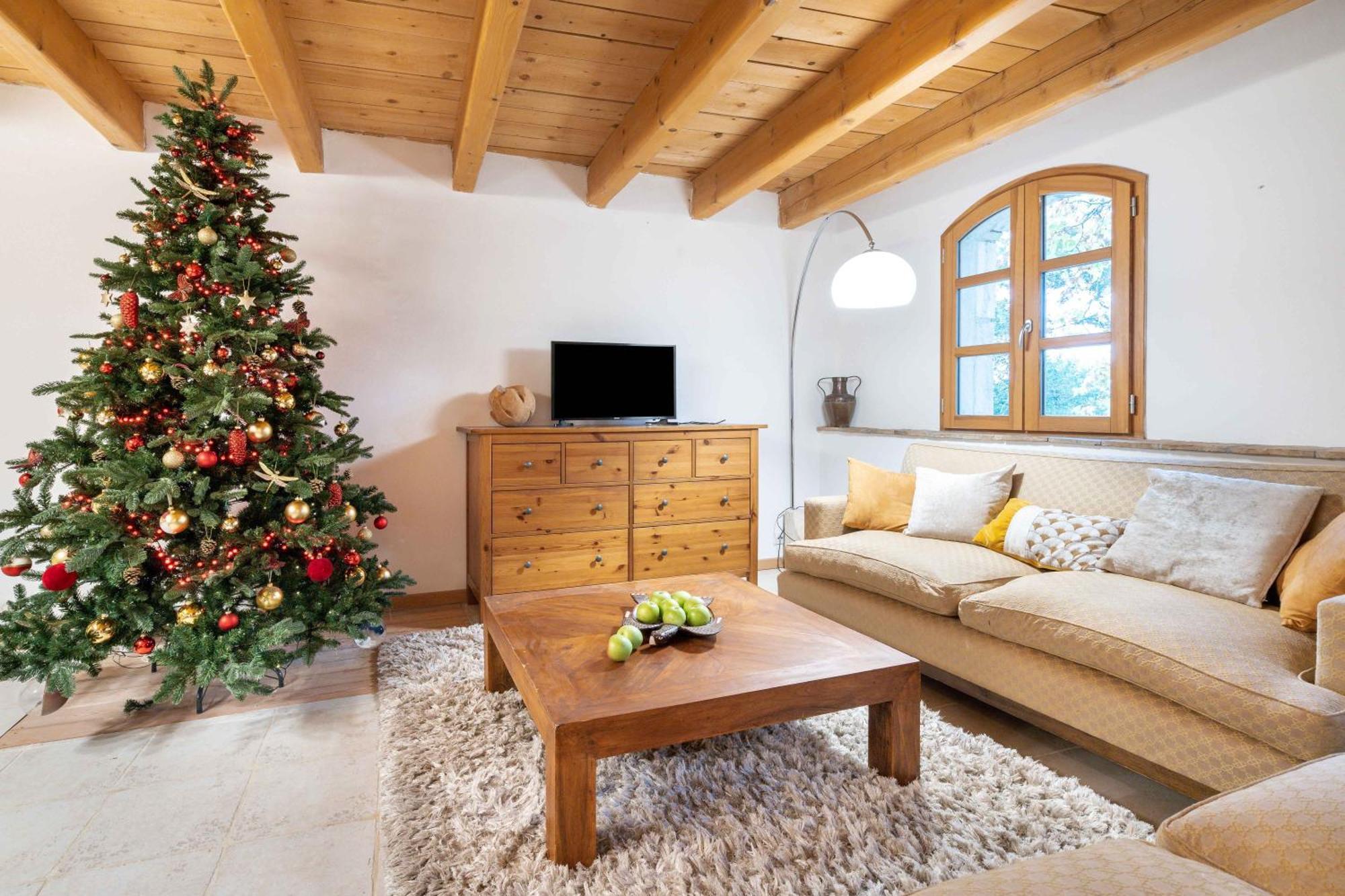 Le Relais De Bellemaison Montfrin